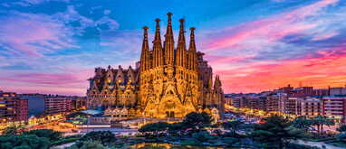 کلیسای ساگرادا فامیلیا (Sagrada Familia)، شاهکار ناتمام بارسلونا